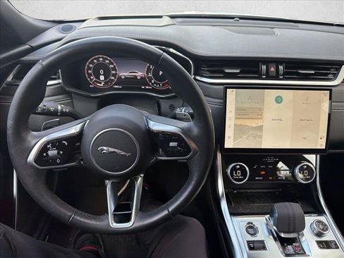 Used 2024 Jaguar XF R-Dynamic SE AWD/4WD image 9