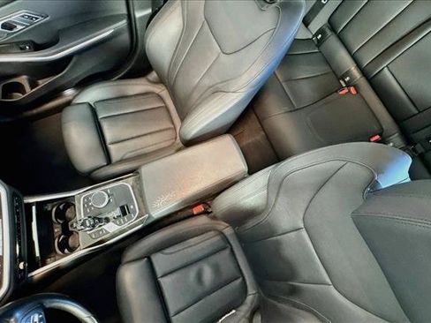 Used 2020 BMW 330i Sedan w/ Convenience Package RWD image 18