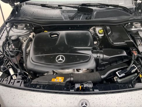 Used 2019 Mercedes-Benz GLA 250 4MATIC image 27