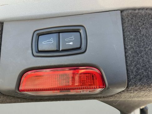 Used 2017 Porsche Cayenne Platinum Edition image 39