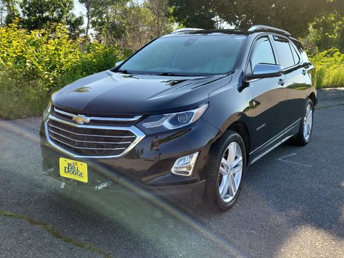 Used 2021 Chevrolet Equinox Premier AWD/4WD image 1
