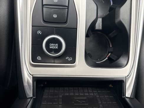 Used 2020 Ford Explorer Limited image 31