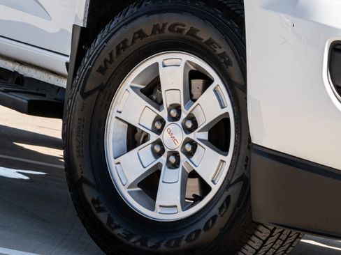 Used 2017 GMC Canyon 2WD Crew Cab w/ Convenience Package image 9