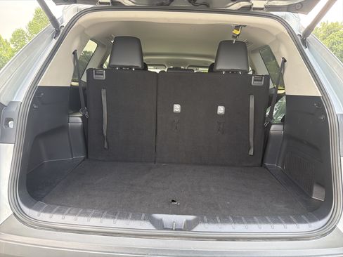 Certified 2025 Toyota Grand Highlander FWD image 28