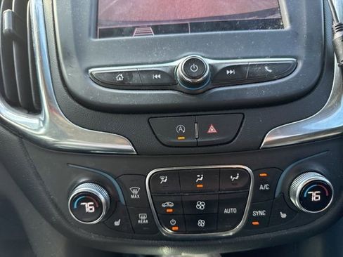 Used 2022 Chevrolet Equinox LT image 13