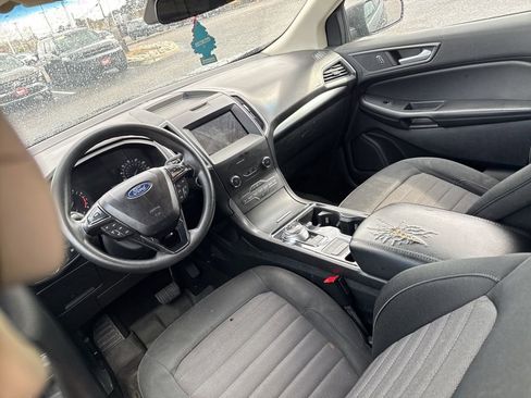 Used 2020 Ford Edge SE image 16
