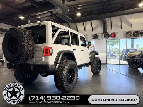 Used 2024 Jeep Wrangler Unlimited Rubicon w/ Technology Group AWD/4WD image 37