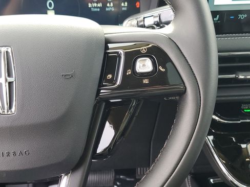 New 2026 Lincoln Corsair Premiere image 18