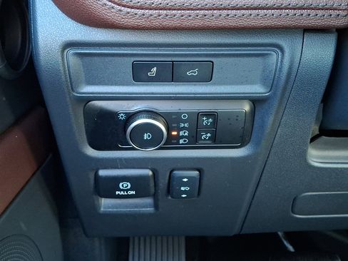 Certified 2024 Ford Expedition Limited image 29