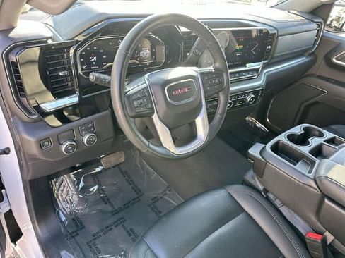 Used 2025 GMC Sierra 1500 SLT image 9
