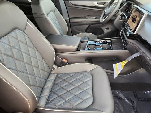 New 2026 Volkswagen Atlas Cross Sport SEL Premium R-Line AWD/4WD image 5