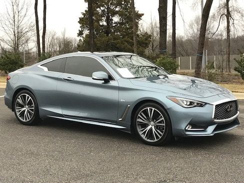 Used 2019 INFINITI Q60 3.0t Luxe w/ Essential Package image 2