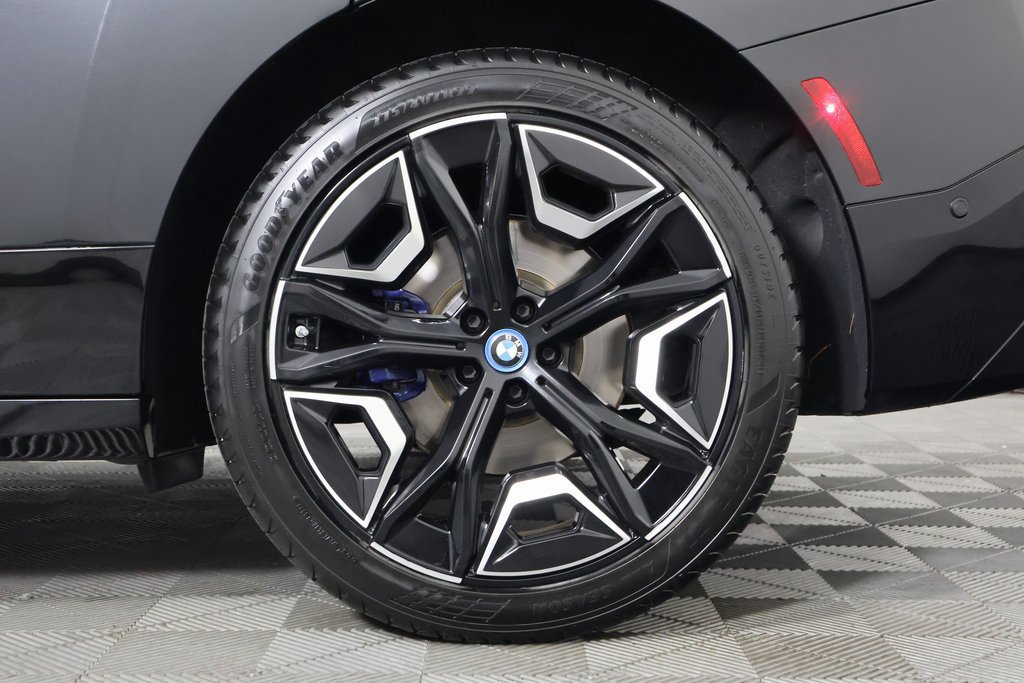 Certified 2024 BMW iX xDrive50 w/ Premium Package AWD/4WD image 15