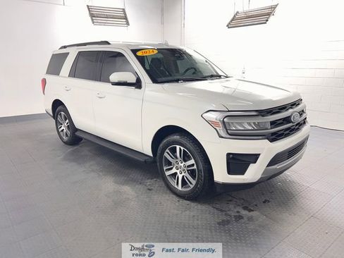 Used 2024 Ford Expedition XLT AWD/4WD image 3