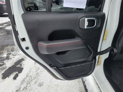 Used 2020 Jeep Gladiator Rubicon w/ Advanced Safety Group image 13