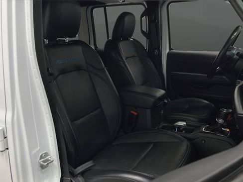 Used 2022 Jeep Wrangler Unlimited Rubicon 4xe w/ Safety Group AWD/4WD image 23