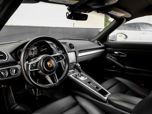 Used 2020 Porsche 718 Boxster S image 2