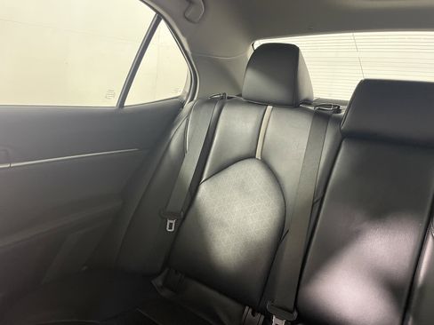 Used 2020 Toyota Camry XSE FWD image 13