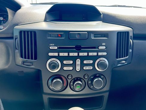 Used 2011 Mitsubishi Endeavor LS AWD/4WD image 13