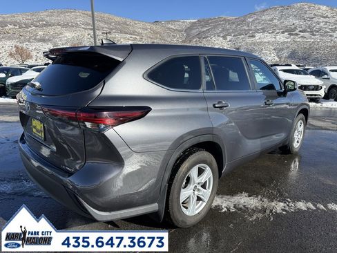 Used 2024 Toyota Highlander LE image 5
