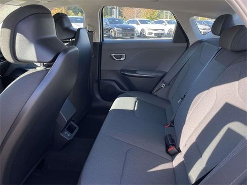 New 2025 Kia K4 LXS image 20