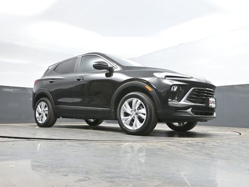 Used 2025 Buick Encore GX Preferred image 30