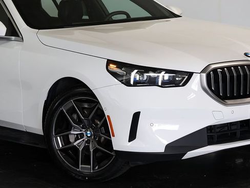 Used 2026 BMW 530i xDrive AWD/4WD image 8