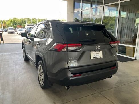 Used 2021 Toyota RAV4 LE FWD image 18