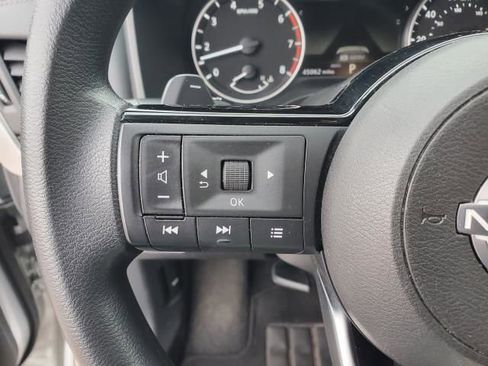 Used 2023 Nissan Rogue SV image 26