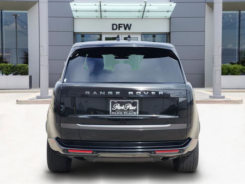 Certified 2025 Land Rover Range Rover SE image 6