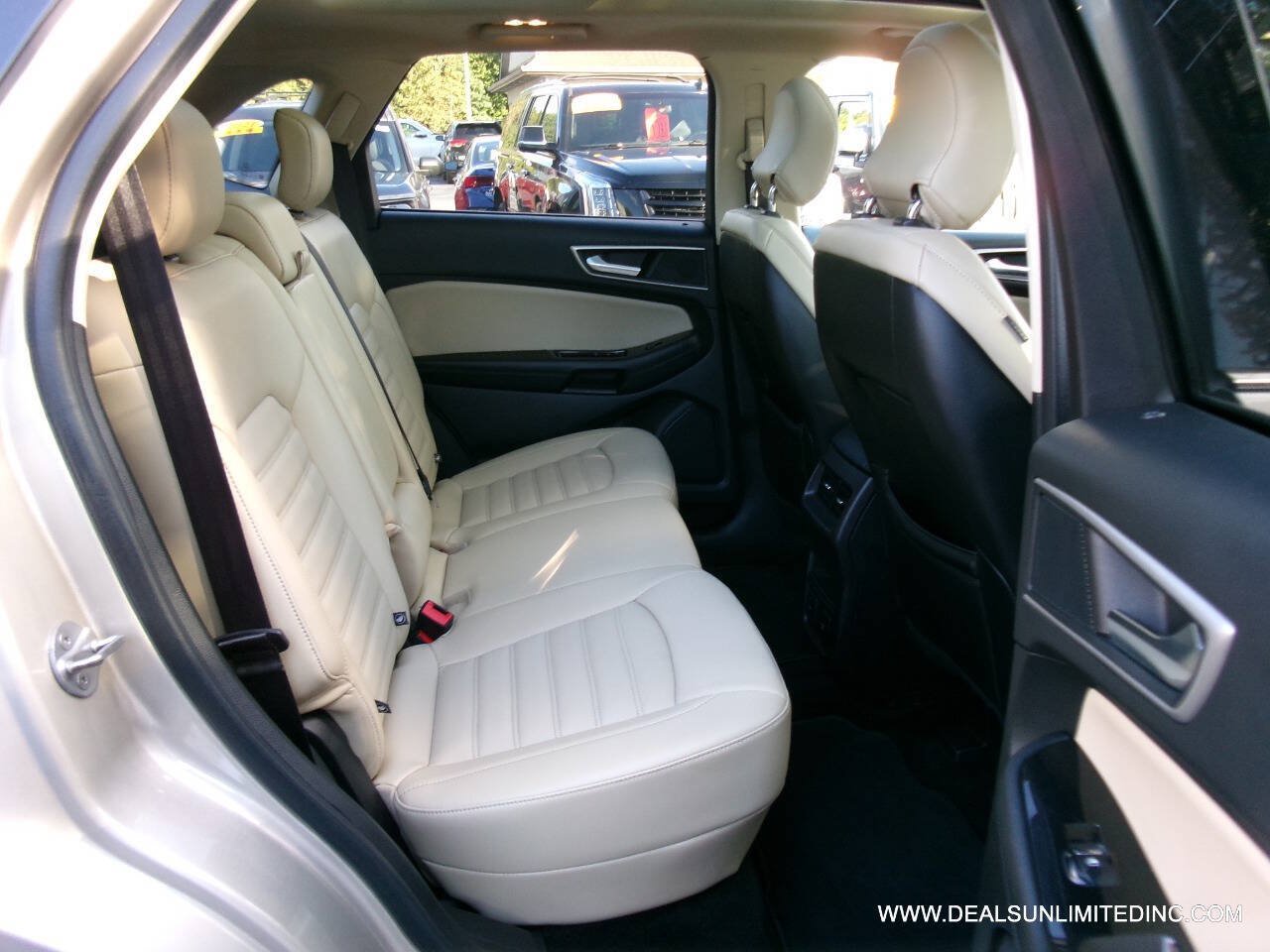 Used 2018 Ford Edge SEL w/ Equipment Group 201A AWD/4WD image 19