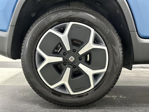 Used 2024 Rivian R1T Adventure Dual AWD/4WD image 12
