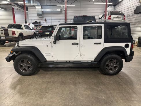 Used 2014 Jeep Wrangler Unlimited Sport AWD/4WD image 30