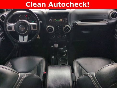 Used 2014 Jeep Wrangler Unlimited Freedom Edition image 14