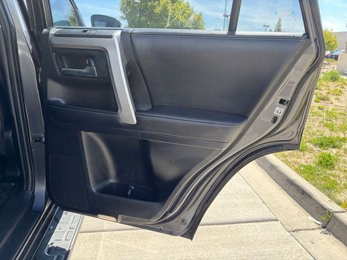 Used 2019 Toyota 4Runner SR5 Premium AWD/4WD image 19