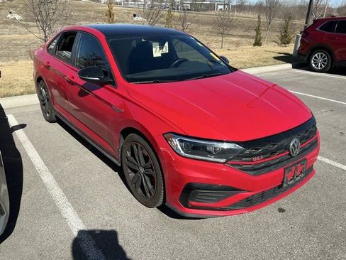 Used 2019 Volkswagen Jetta GLI image 4