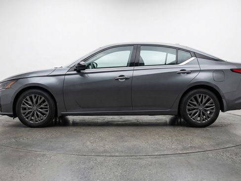 Used 2025 Nissan Altima 2.5 SV image 5