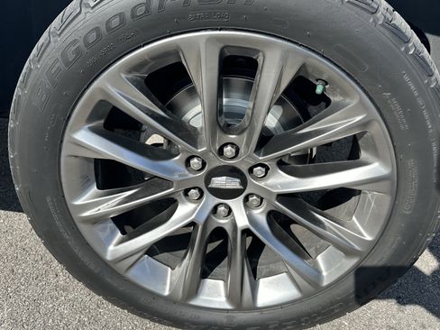 Used 2020 Cadillac Escalade Luxury w/ Escalade Sport Edition AWD/4WD image 13