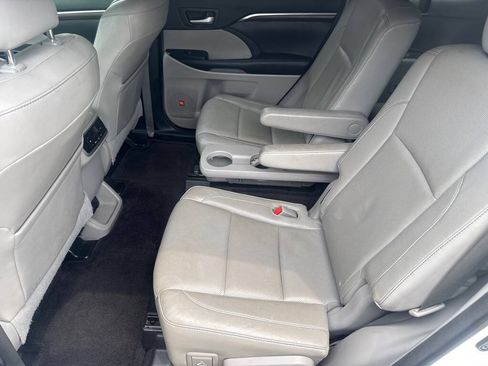 Used 2014 Toyota Highlander Limited w/ Protection Package FWD image 12