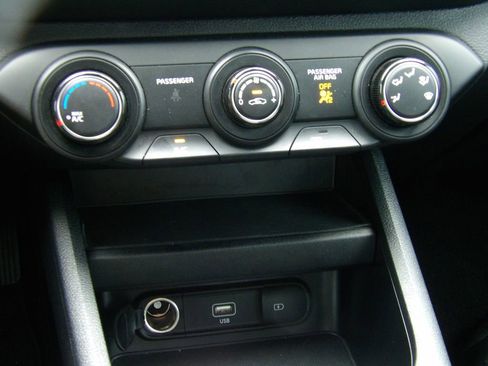 Used 2024 Kia Forte LXS w/ LXS Technology Package FWD image 18