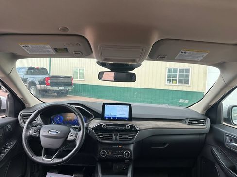 Used 2020 Ford Escape Titanium AWD/4WD image 27