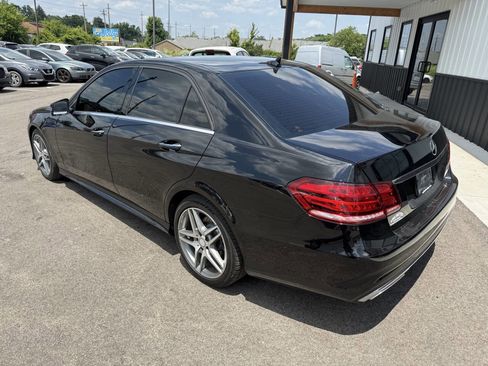 Used 2016 Mercedes-Benz E 350 4MATIC Sedan w/ Premium Package image 11