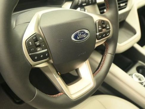 New 2026 Ford Explorer Active w/ Active Comfort Package AWD/4WD image 16