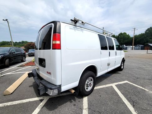 Used 2015 GMC Savana 2500 image 12