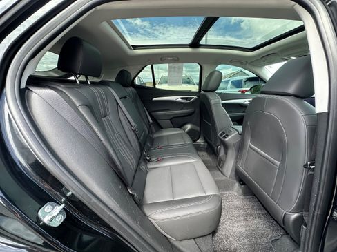 Used 2024 Buick Envision Avenir AWD/4WD image 12