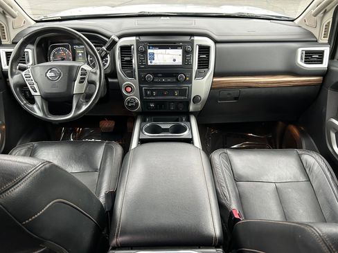 Used 2017 Nissan Titan SL image 22