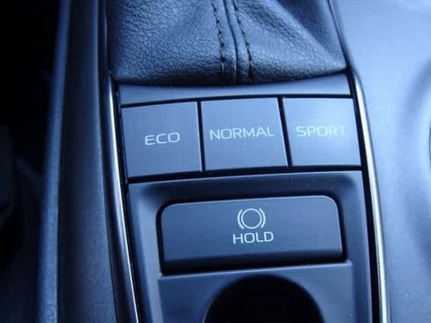 Used 2022 Toyota Camry XSE image 27