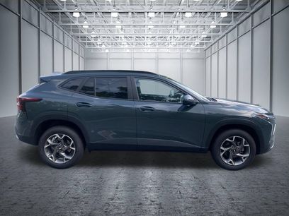 Used 2025 Chevrolet Trax LT w/ LT Convenience Package