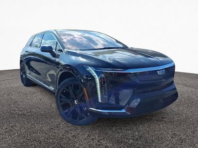 New 2025 Cadillac Optiq Luxury 1 w/ LPO, ONYX Package