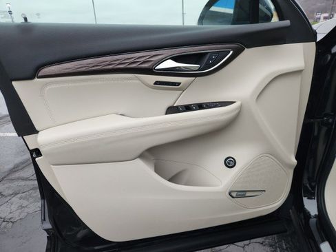 Used 2023 Buick Envision Avenir image 32